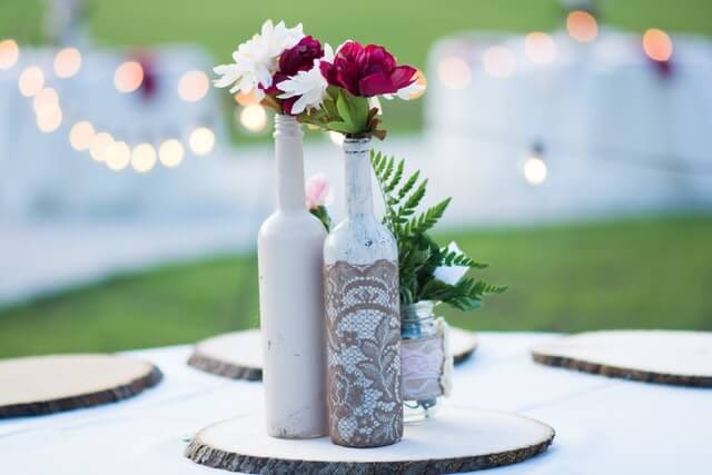 7 décorations de table pour créer l'arrangement de salle à manger parfait elisabeth arnold xRPymZzdafM unsplash 1